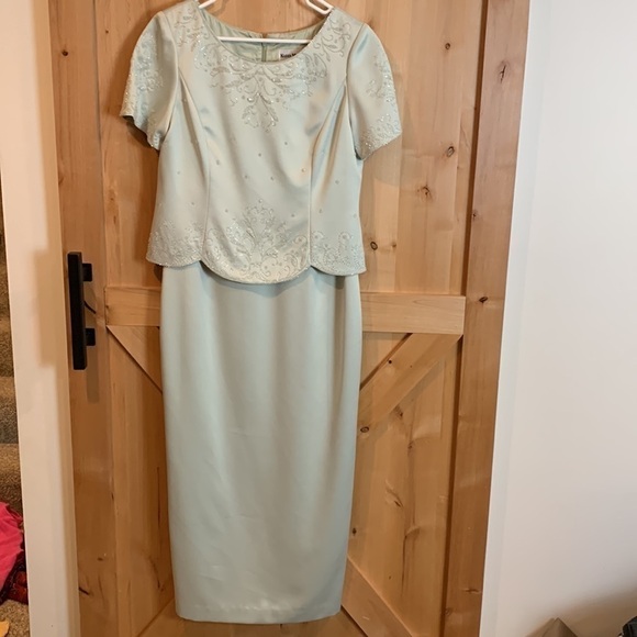 Karen Millar Mint Green Formal Gown, MOB, Sz 12P - Picture 1 of 10